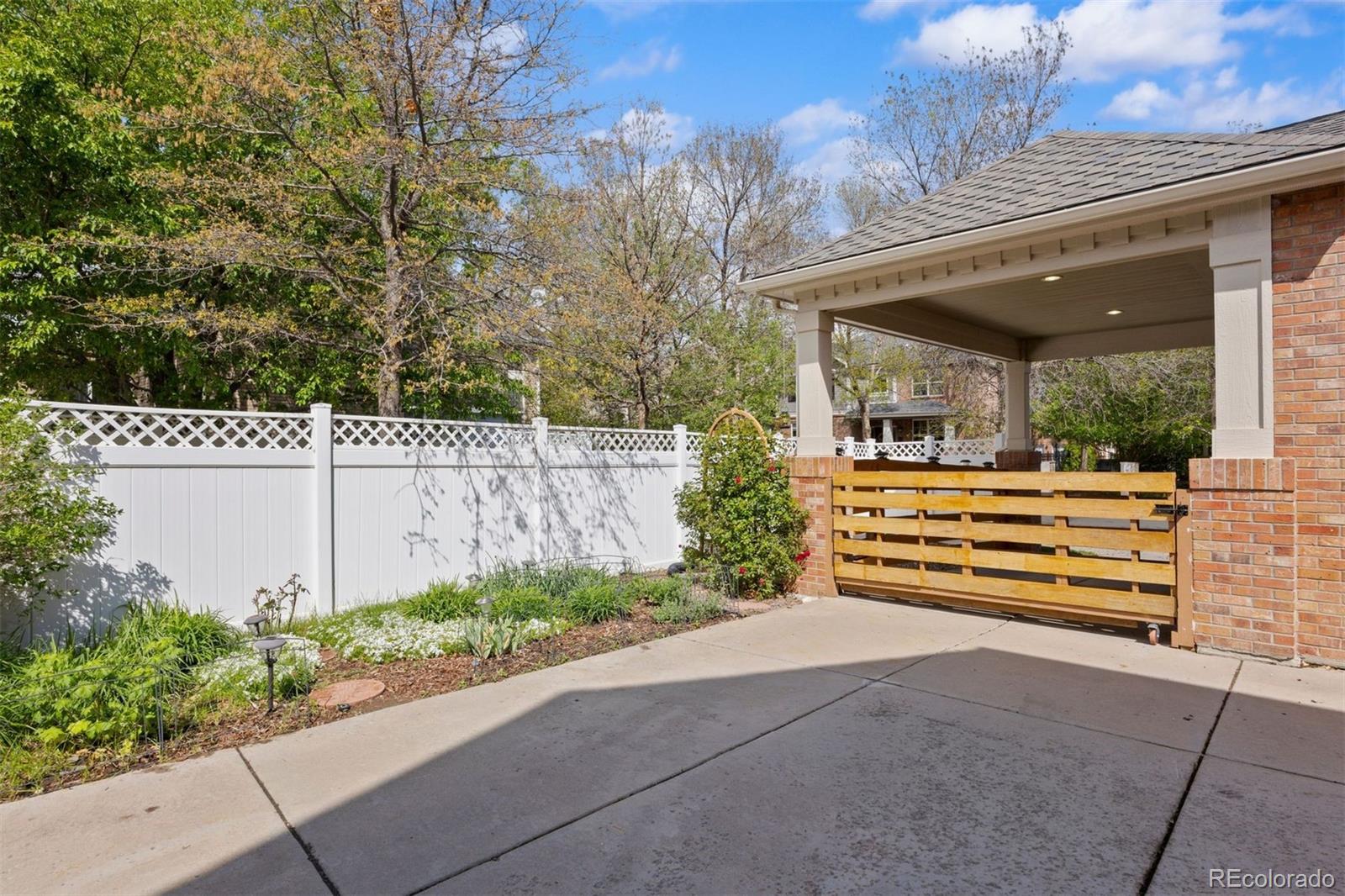MLS Image #29 for 7602 e 8th place,denver, Colorado