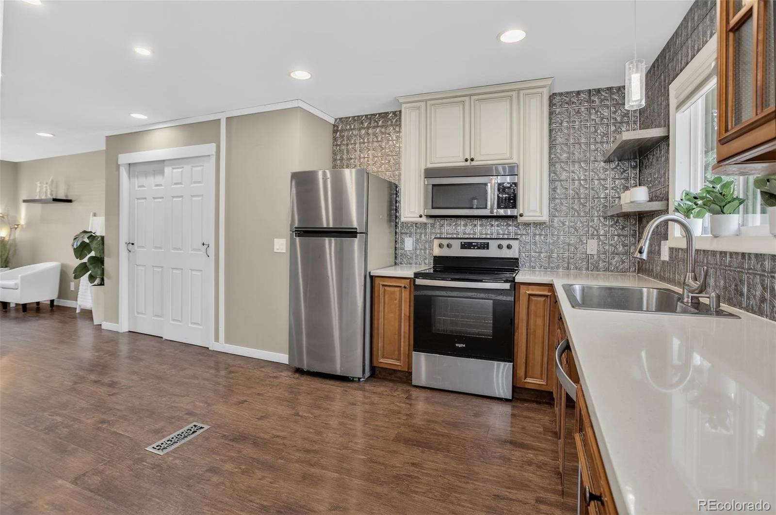 MLS Image #8 for 6870 s broadway ,centennial, Colorado