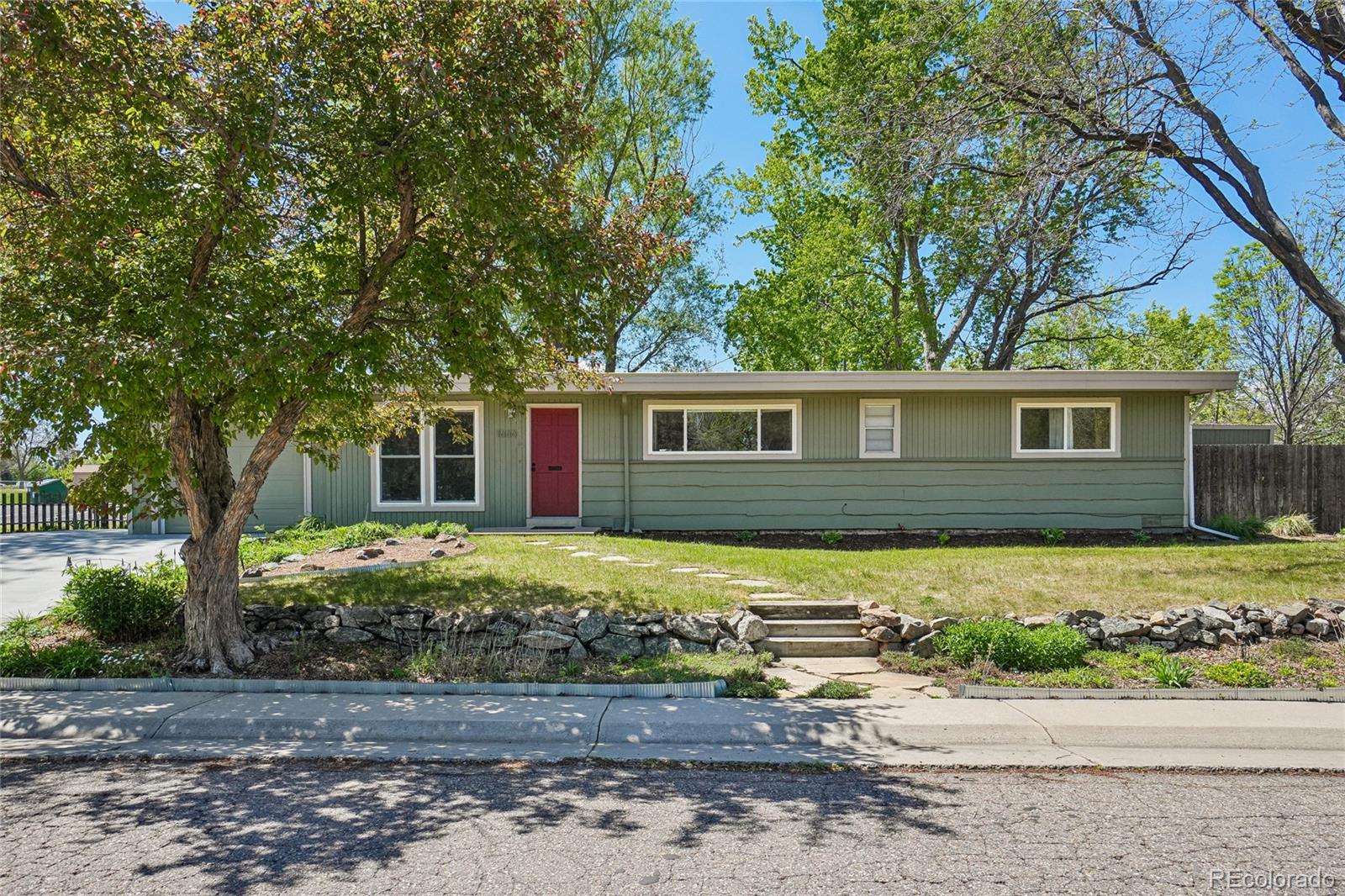 MLS Image #0 for 1666 w sterne parkway,littleton, Colorado