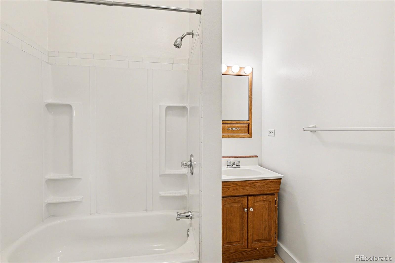 MLS Image #14 for 1247 s bannock street,denver, Colorado