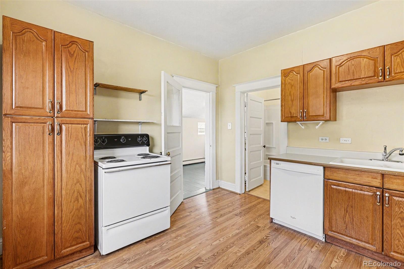 MLS Image #8 for 1247 s bannock street,denver, Colorado
