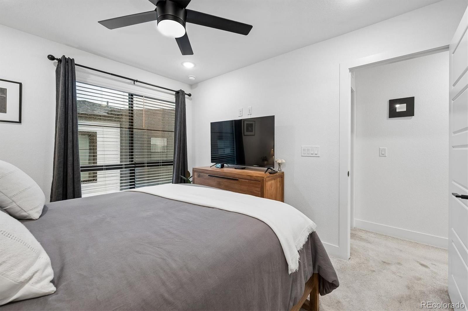 MLS Image #17 for 2064 s holly street,denver, Colorado