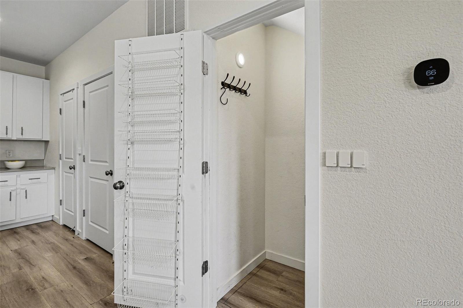 MLS Image #13 for 5059 n walden way,denver, Colorado