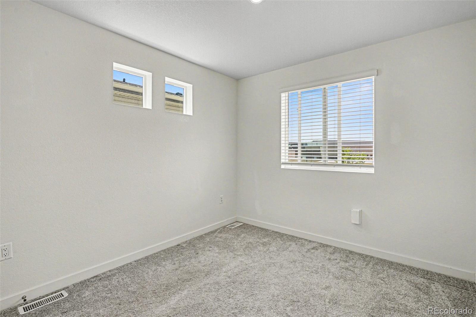 MLS Image #17 for 5059 n walden way,denver, Colorado