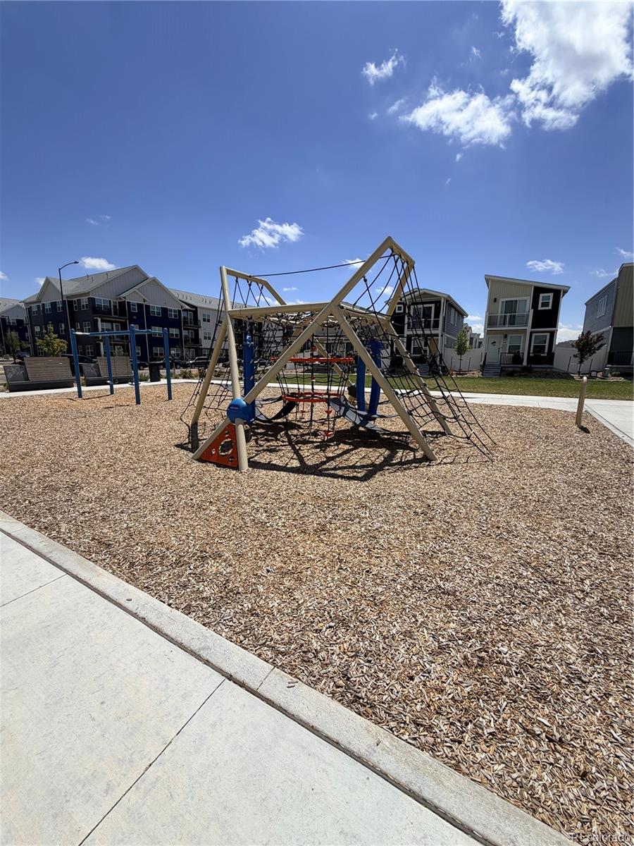 MLS Image #23 for 5059 n walden way,denver, Colorado