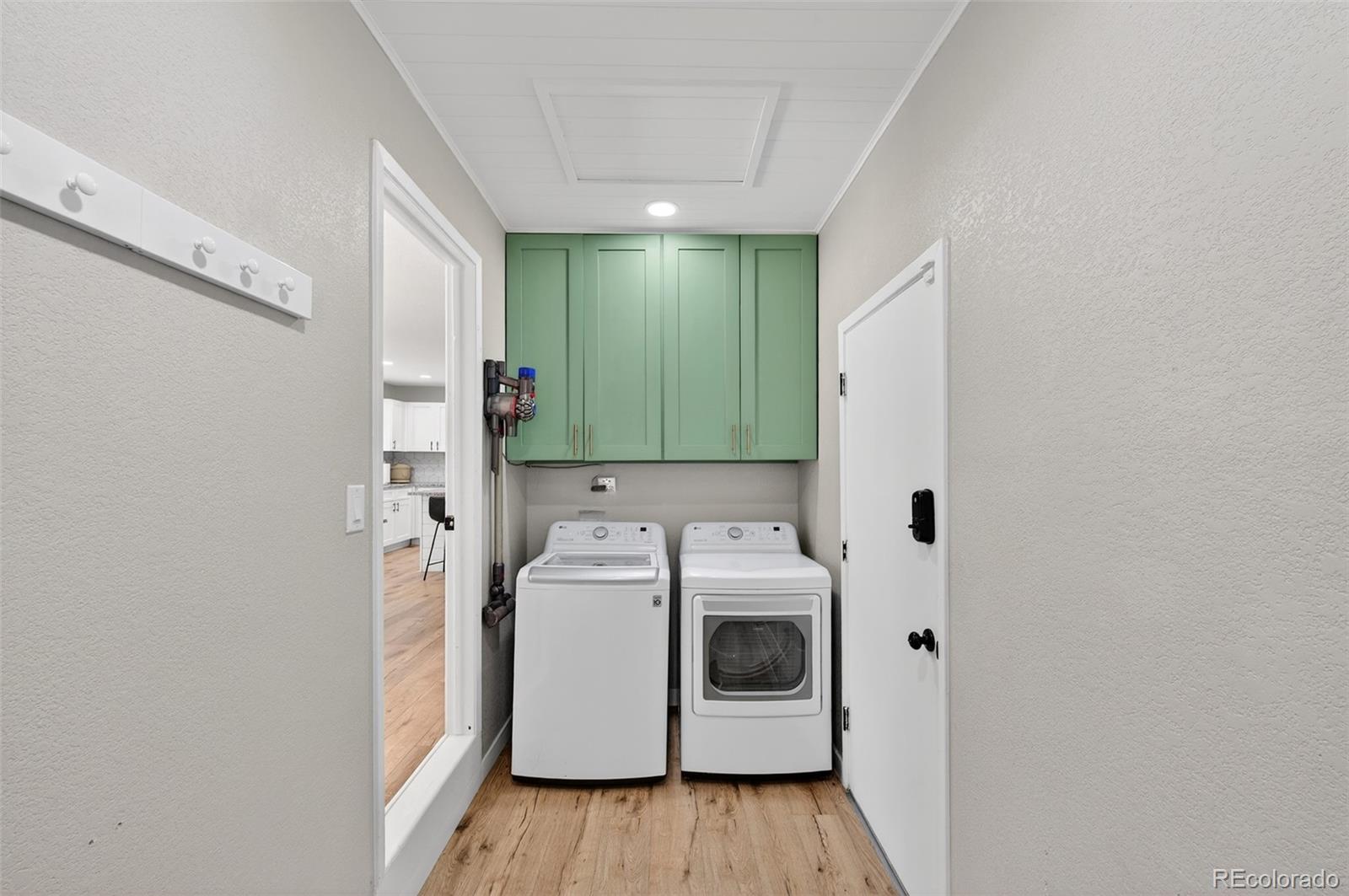 MLS Image #21 for 934 s macon street,aurora, Colorado