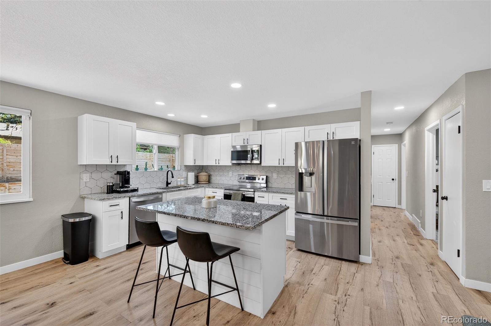 MLS Image #6 for 934 s macon street,aurora, Colorado