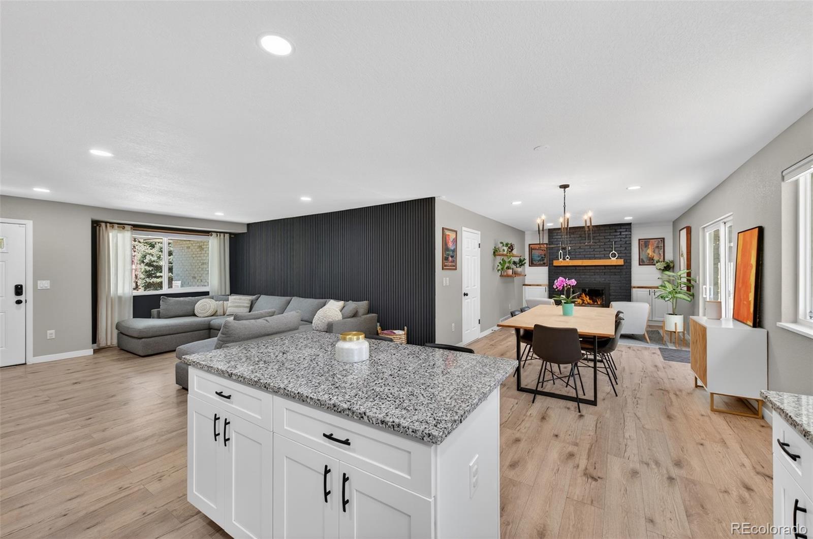 MLS Image #9 for 934 s macon street,aurora, Colorado