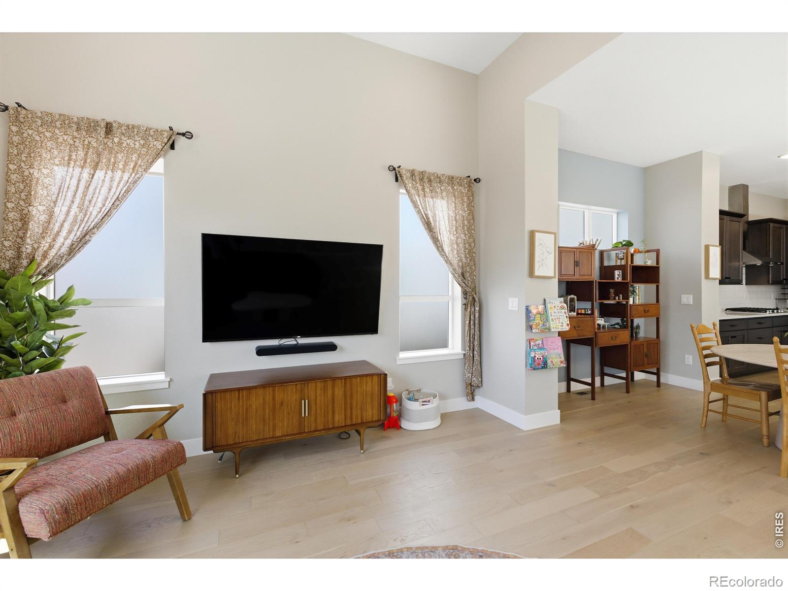 MLS Image #7 for 10329 e 62nd avenue,denver, Colorado