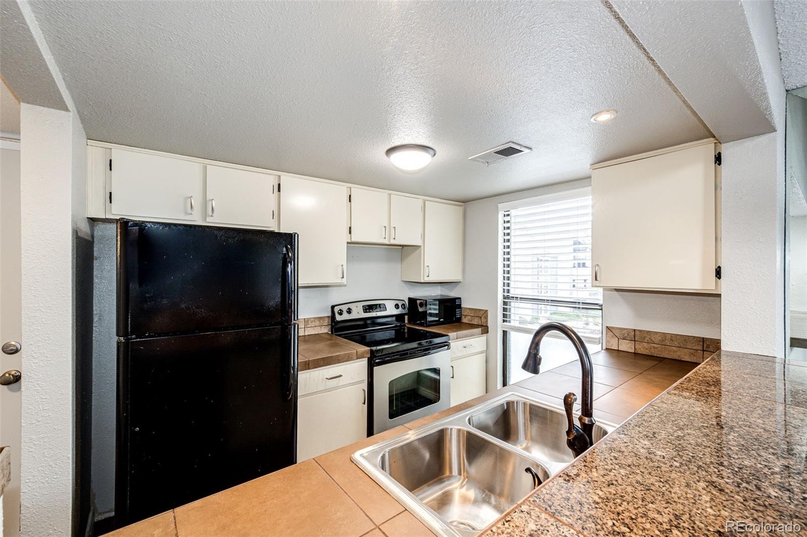 MLS Image #3 for 9837 e peakview avenue,englewood, Colorado