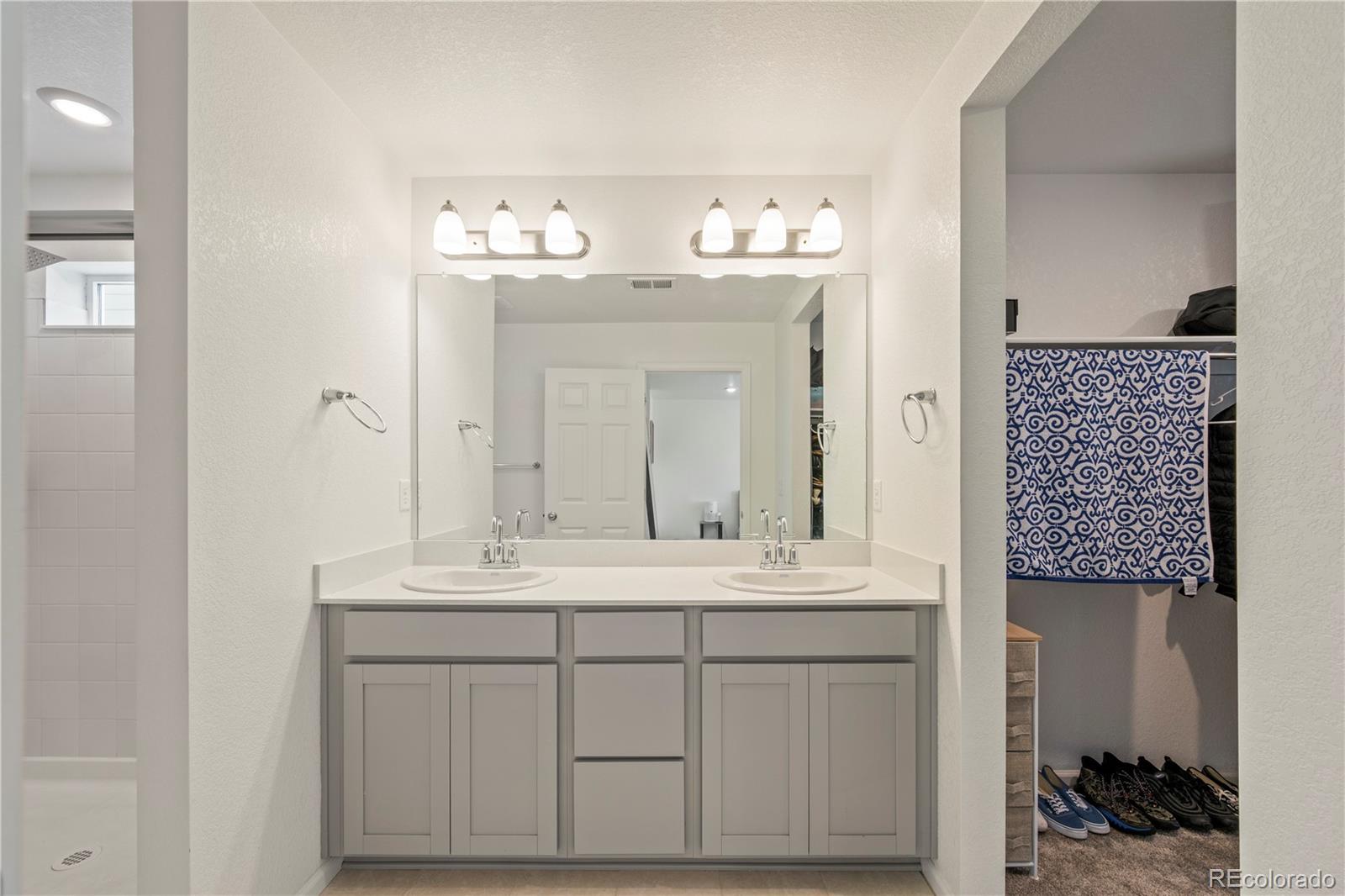MLS Image #17 for 20941 e 60th avenue,aurora, Colorado