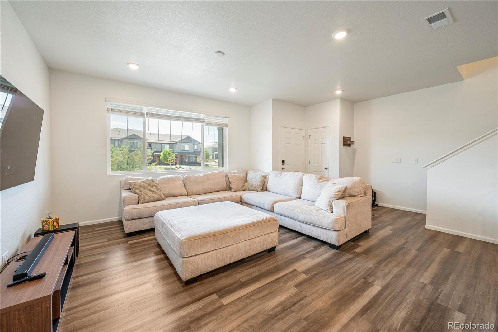 MLS Image #4 for 20941 e 60th avenue,aurora, Colorado