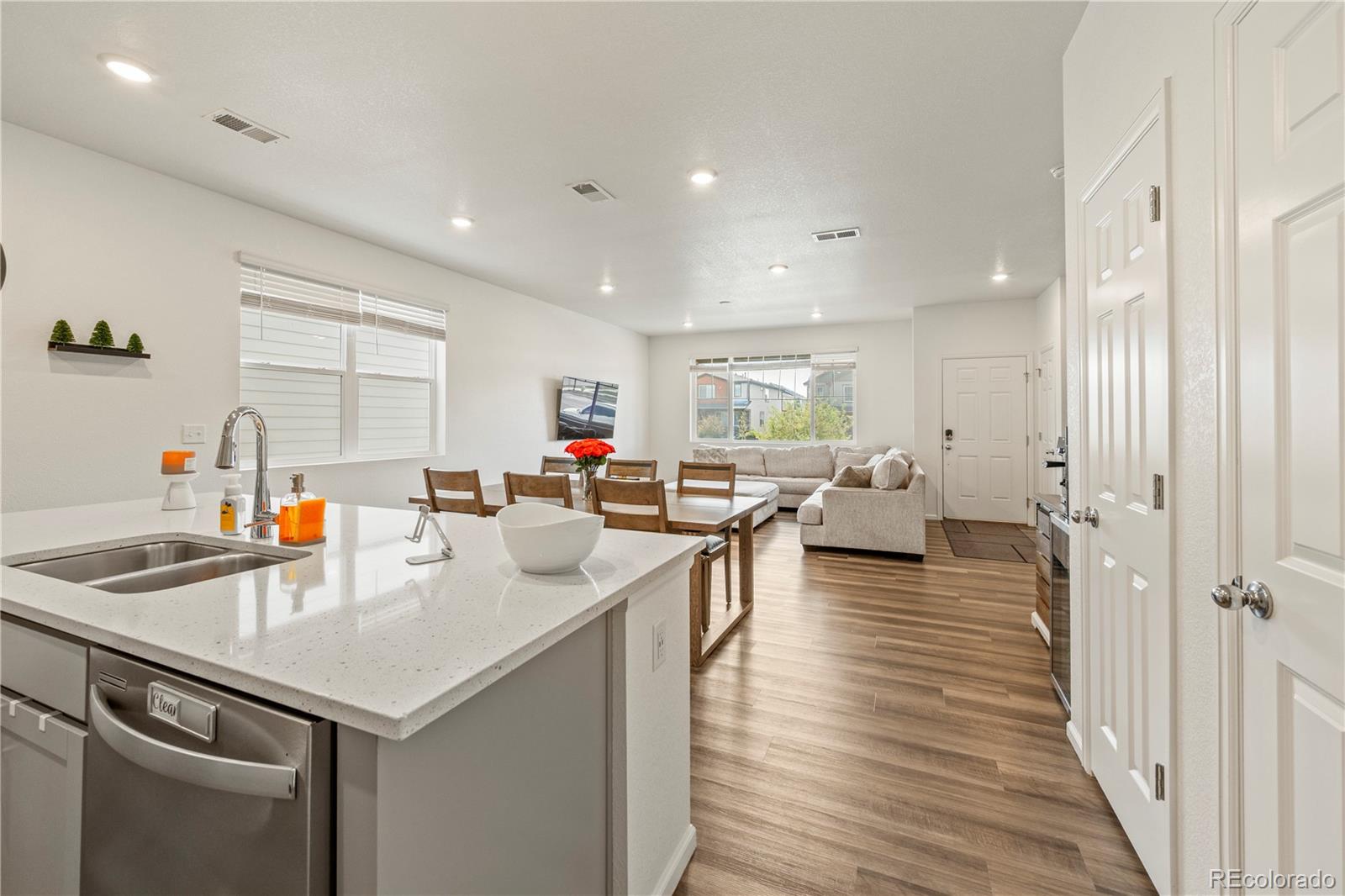 MLS Image #5 for 20941 e 60th avenue,aurora, Colorado