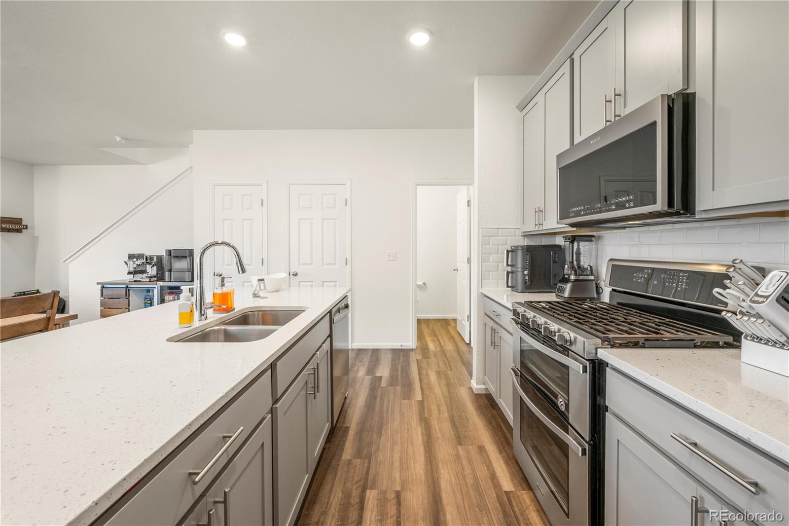 MLS Image #8 for 20941 e 60th avenue,aurora, Colorado