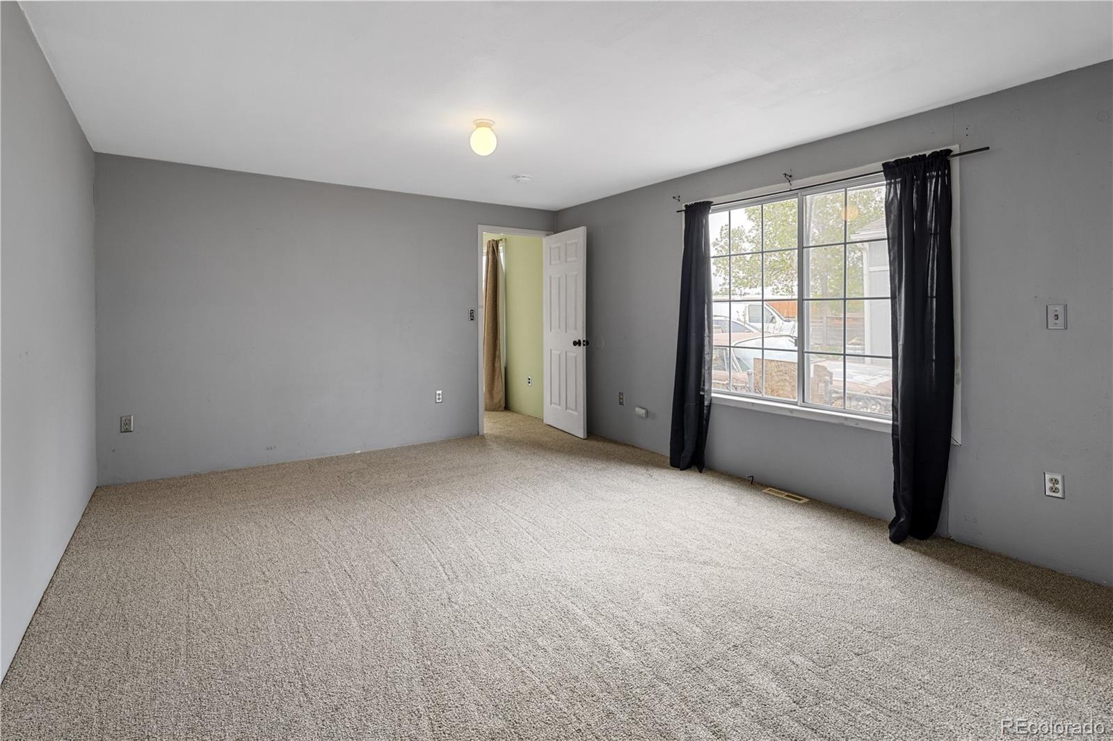 MLS Image #11 for 2233 s fox street,denver, Colorado