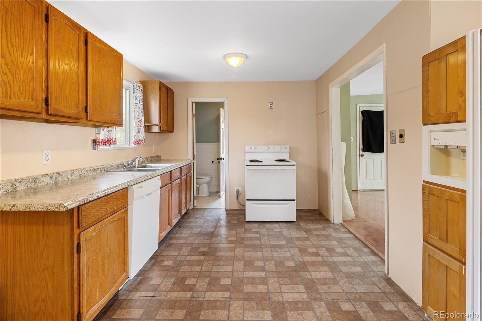 MLS Image #6 for 2233 s fox street,denver, Colorado