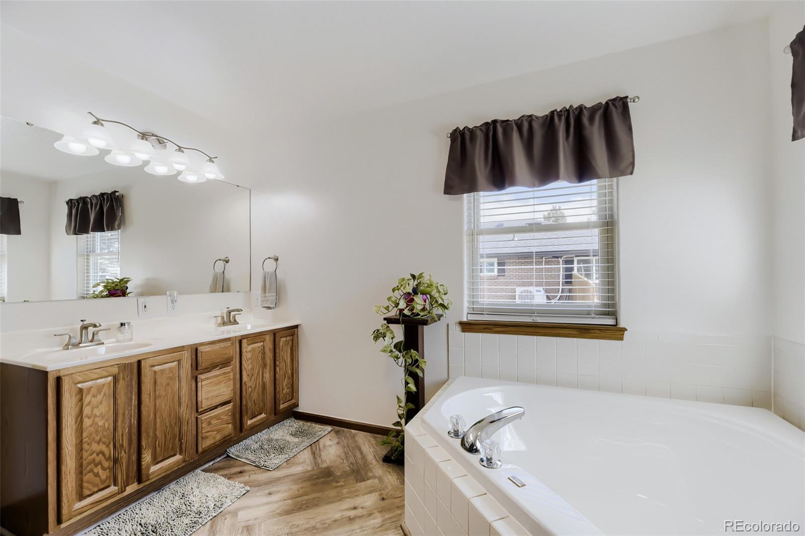 MLS Image #13 for 1853  burton street,strasburg, Colorado