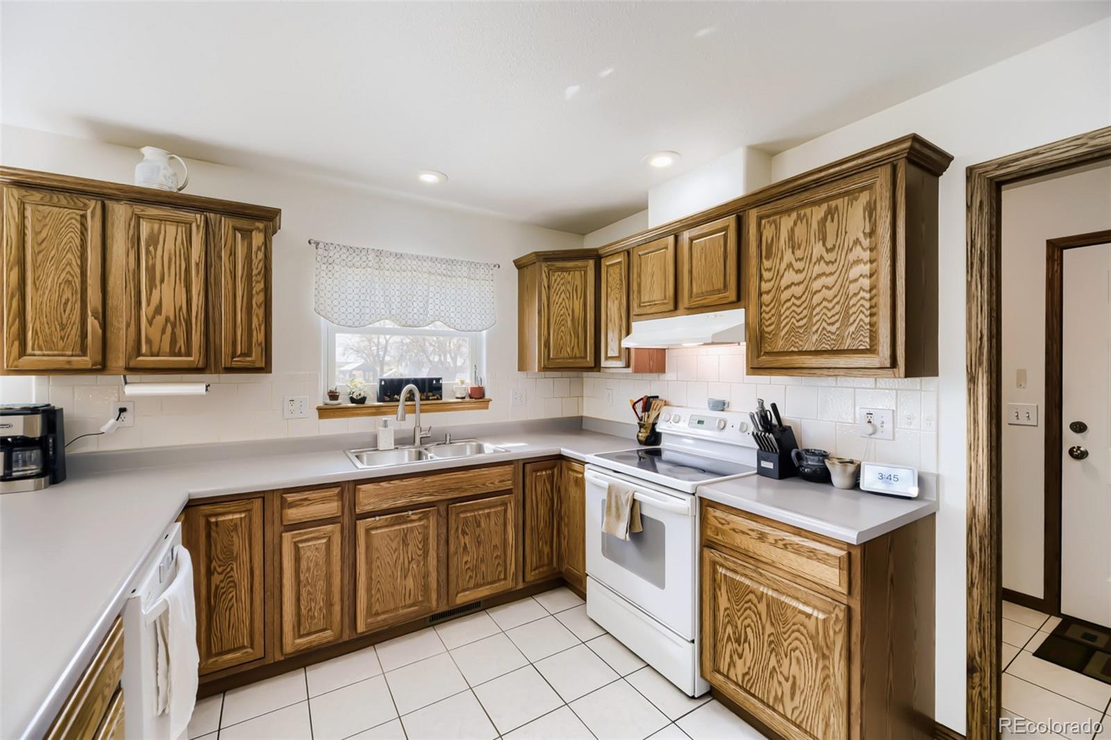 MLS Image #7 for 1853  burton street,strasburg, Colorado