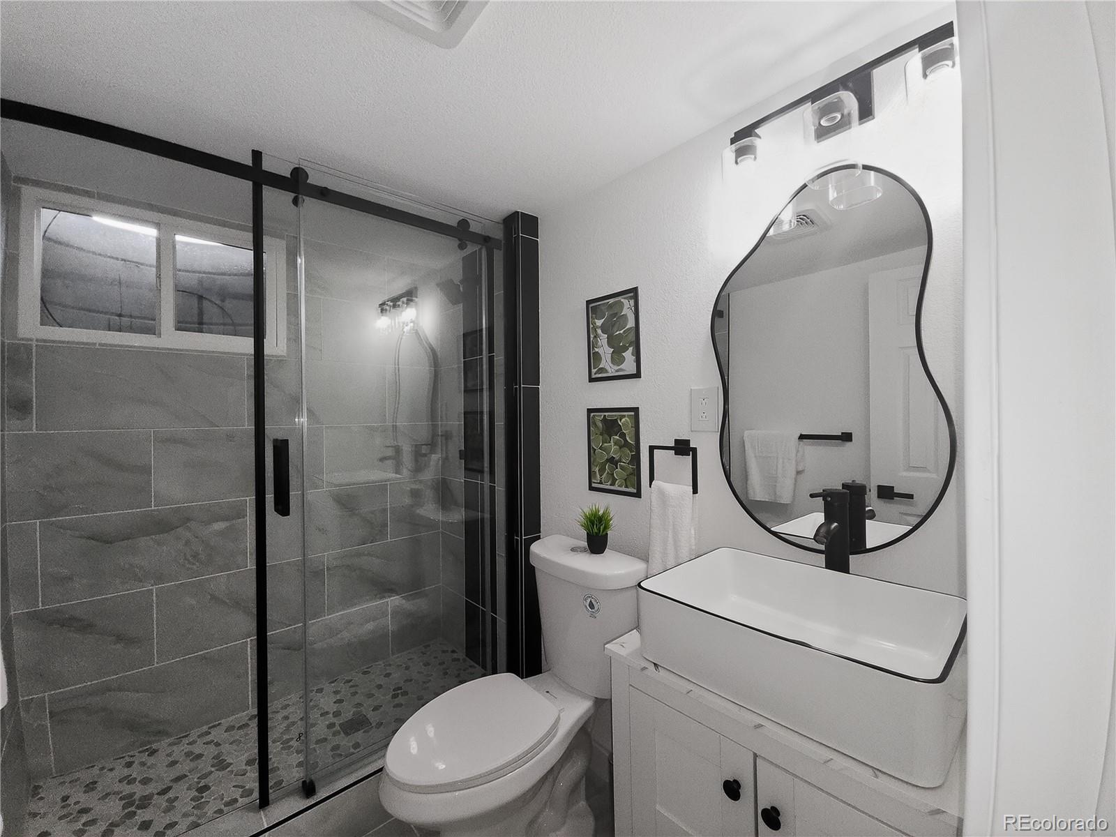 MLS Image #16 for 3227 s grape street,denver, Colorado