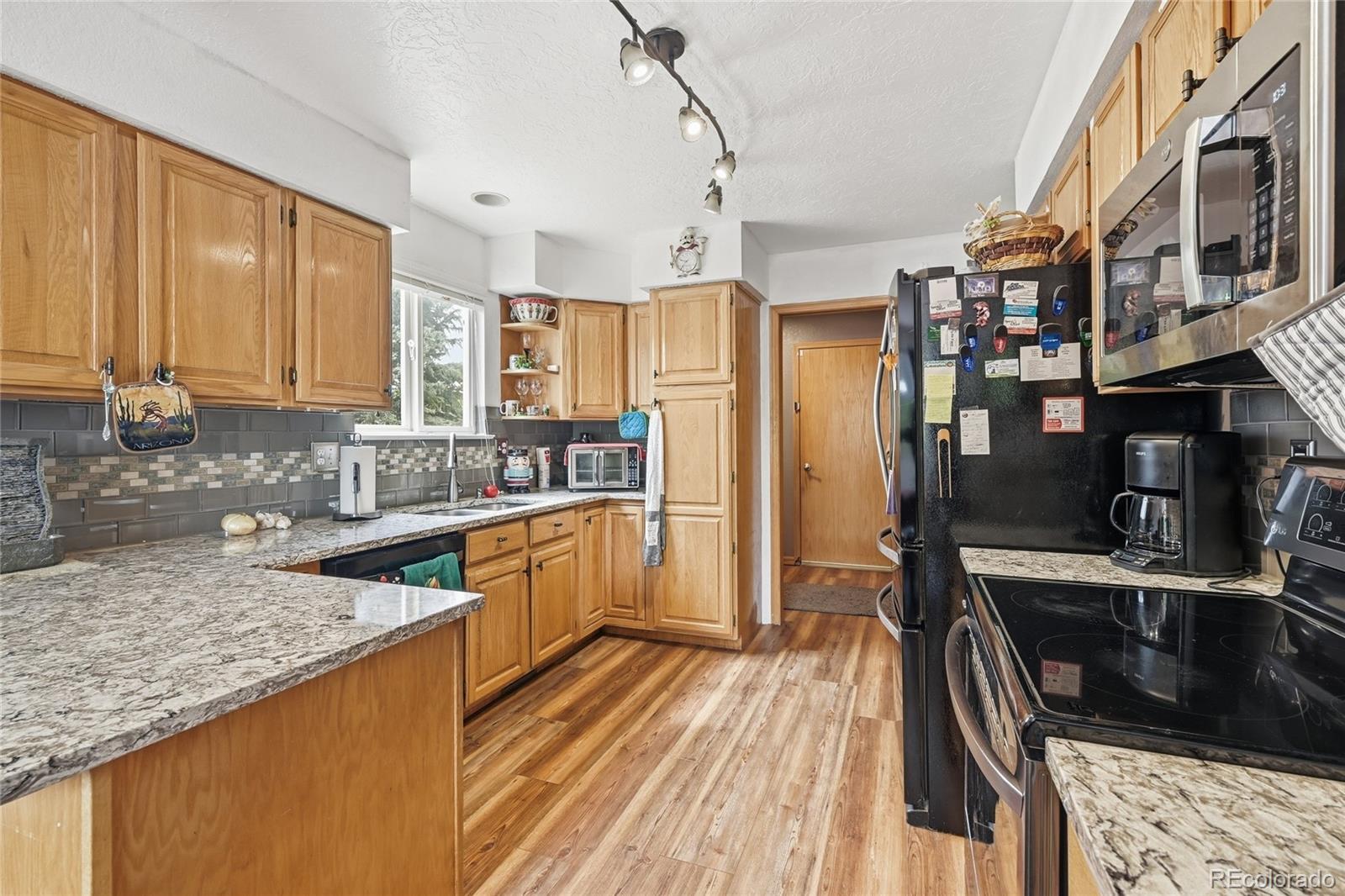 MLS Image #10 for 859 n 7th street,johnstown, Colorado