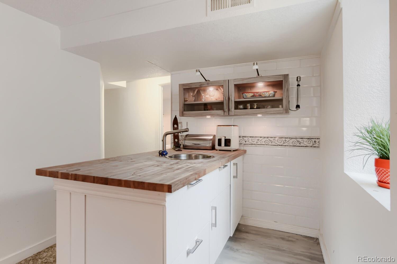 MLS Image #11 for 8266 s logan court,littleton, Colorado