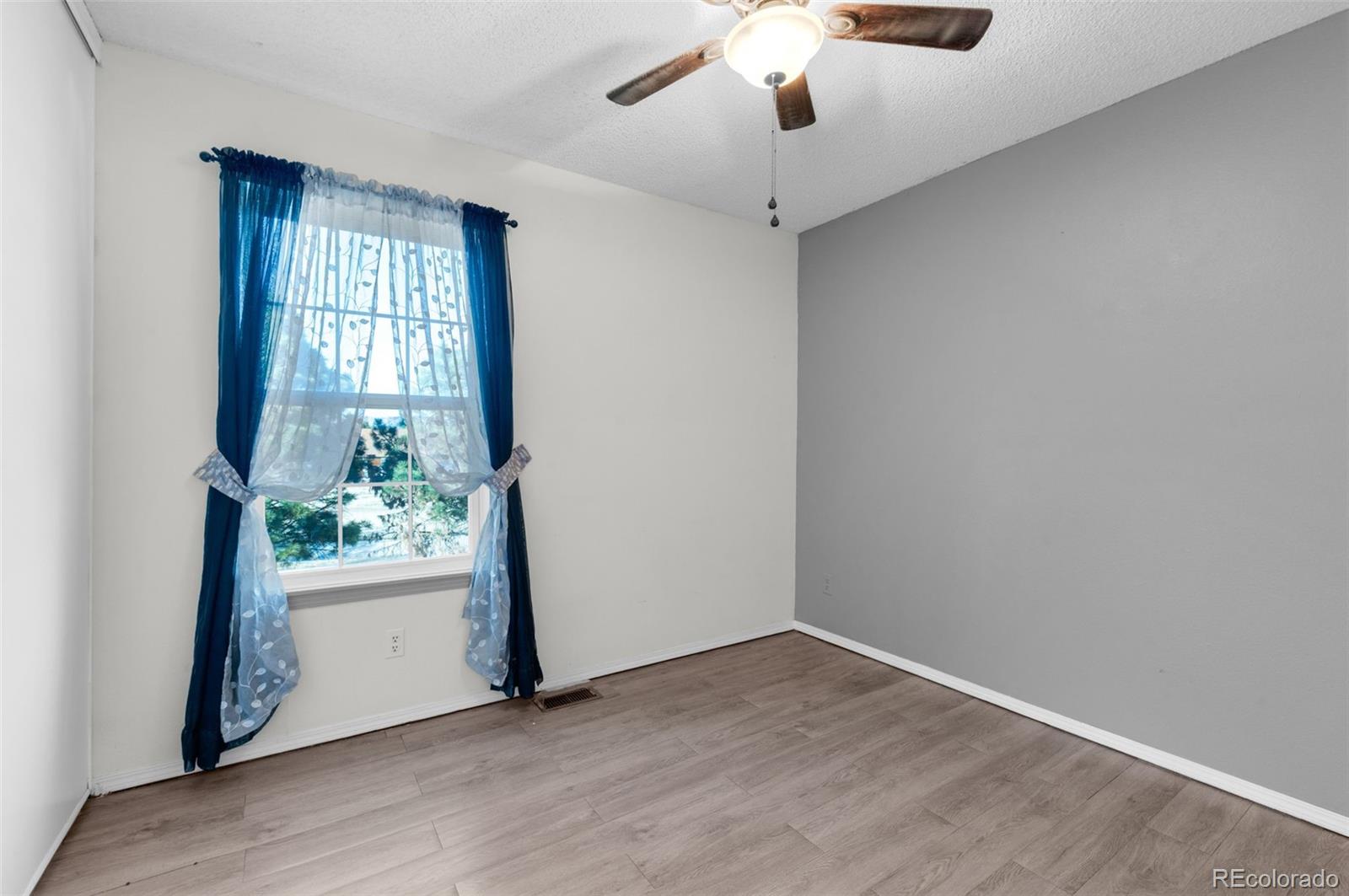 MLS Image #10 for 3643  queen anne way,colorado springs, Colorado
