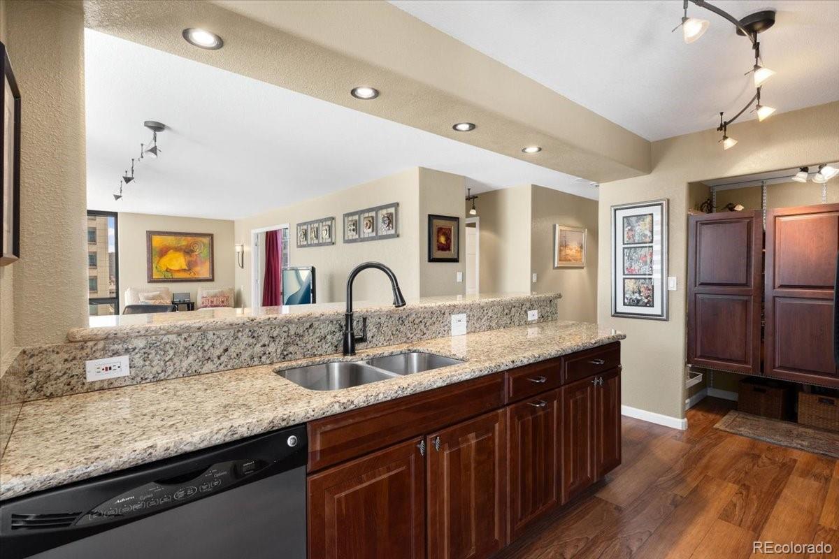 MLS Image #8 for 1625  larimer street 1605,denver, Colorado