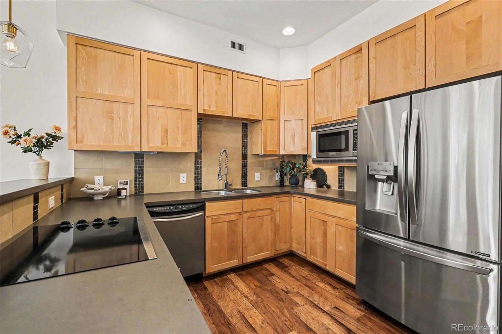 MLS Image #10 for 1738 n franklin street,denver, Colorado