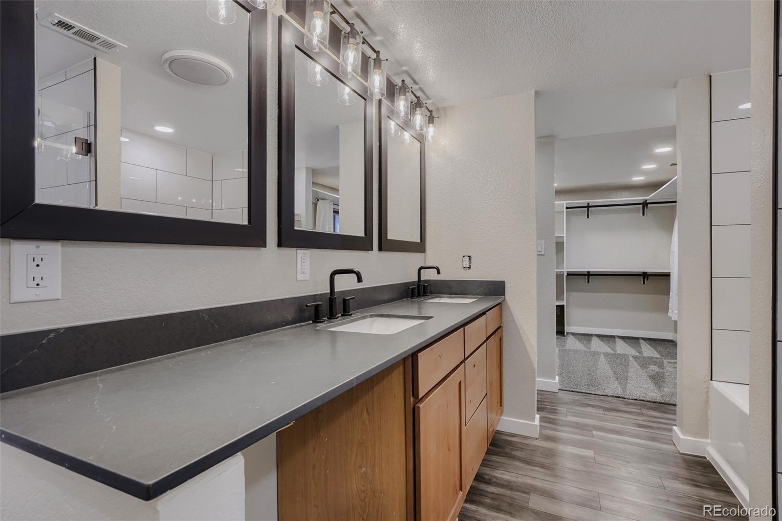 MLS Image #21 for 5171 s buchanan street,aurora, Colorado
