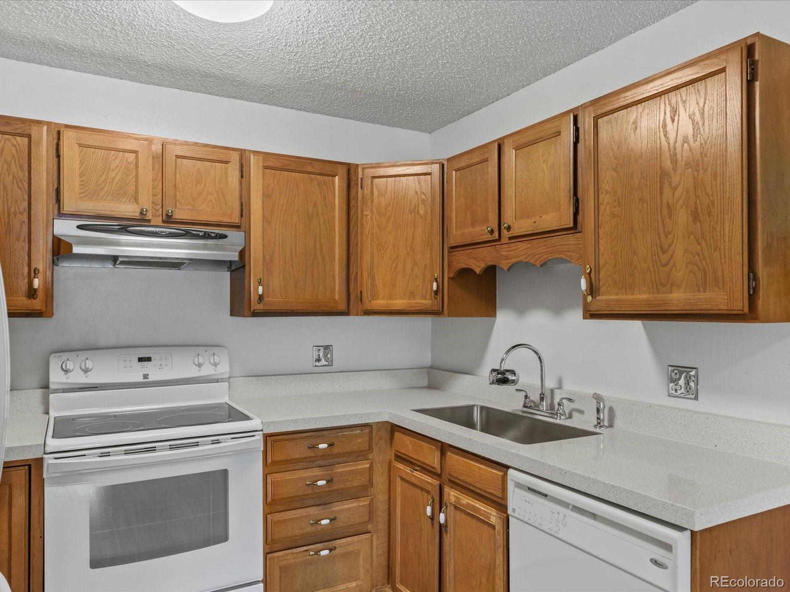 MLS Image #3 for 3144 s wheeling way 209,aurora, Colorado