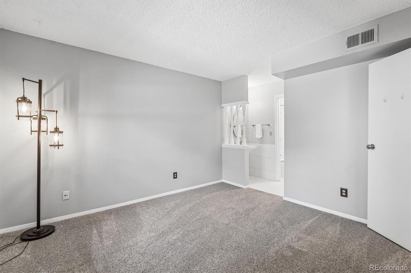 MLS Image #14 for 3550 s harlan street,denver, Colorado