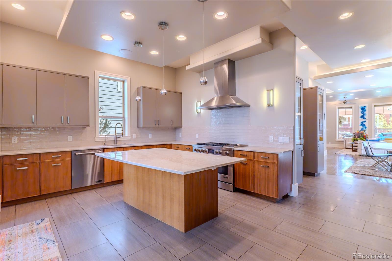 MLS Image #10 for 1745 n emerson street,denver, Colorado