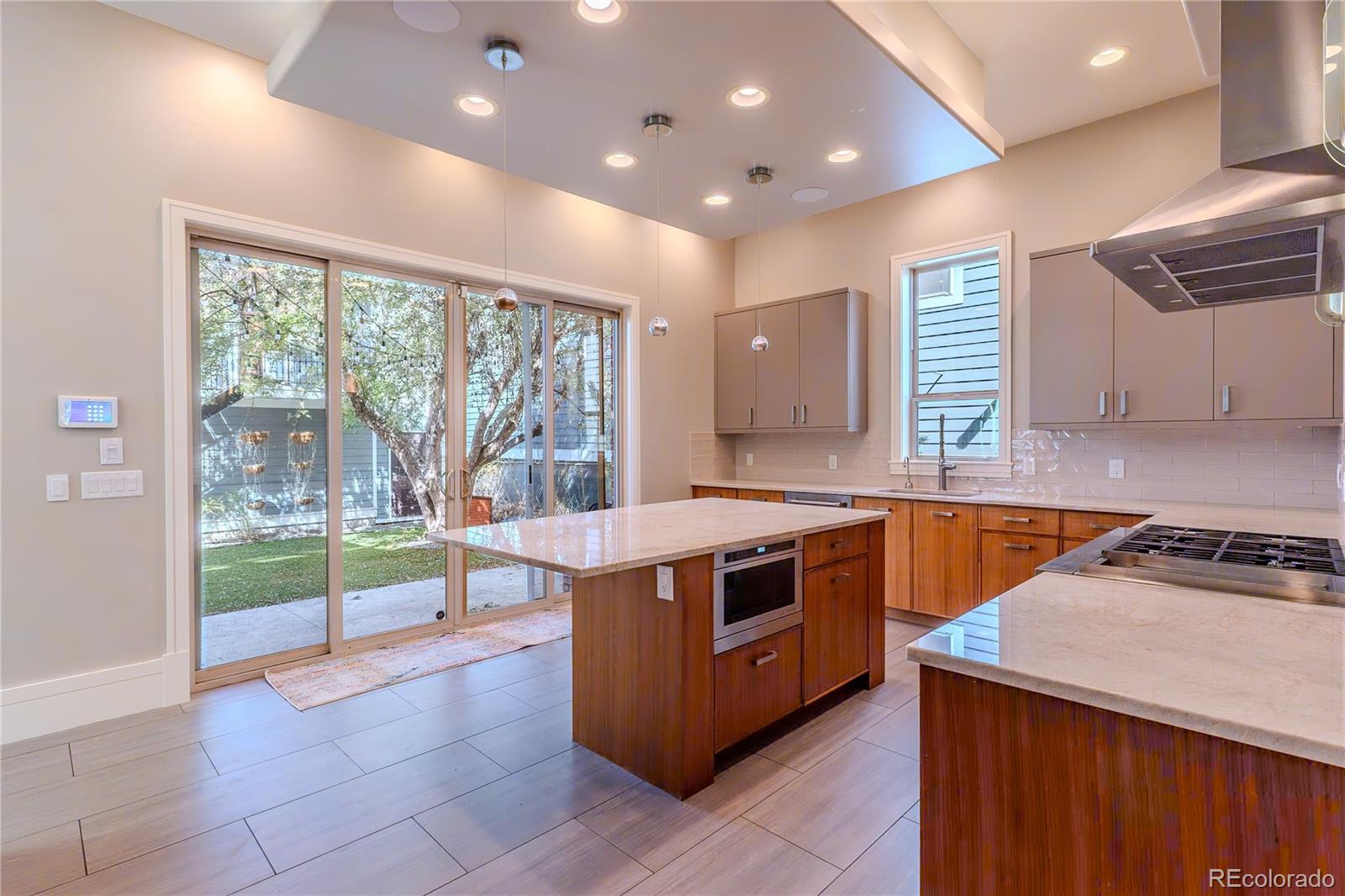 MLS Image #11 for 1745 n emerson street,denver, Colorado