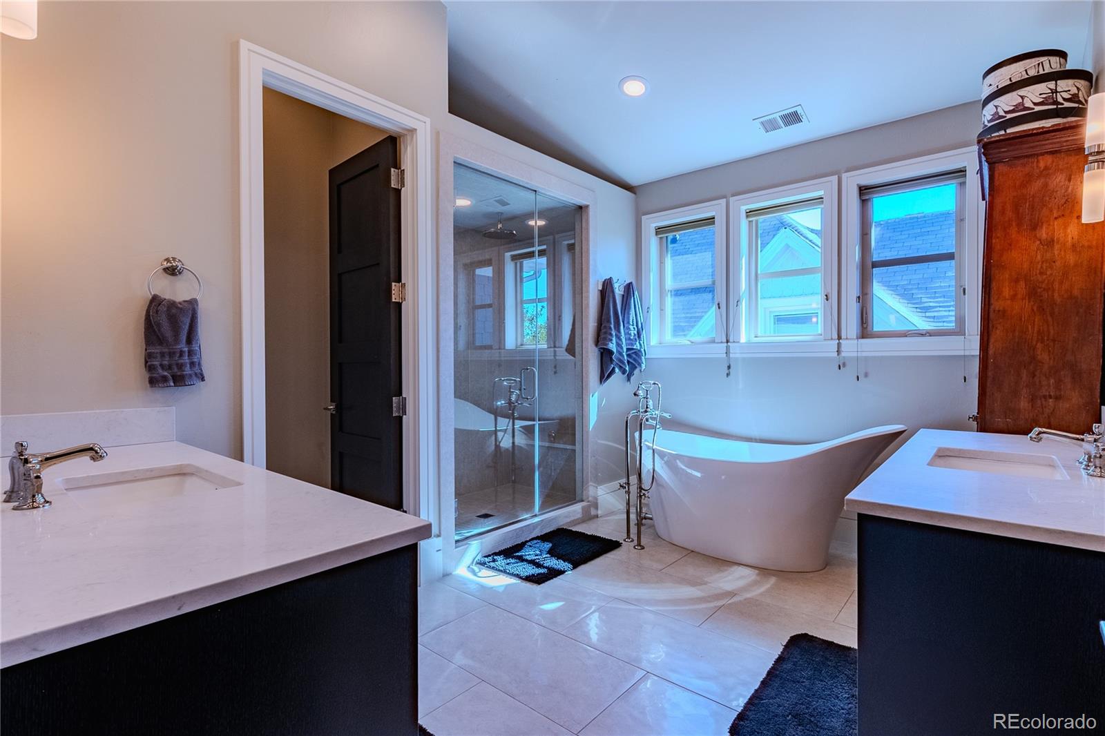MLS Image #22 for 1745 n emerson street,denver, Colorado