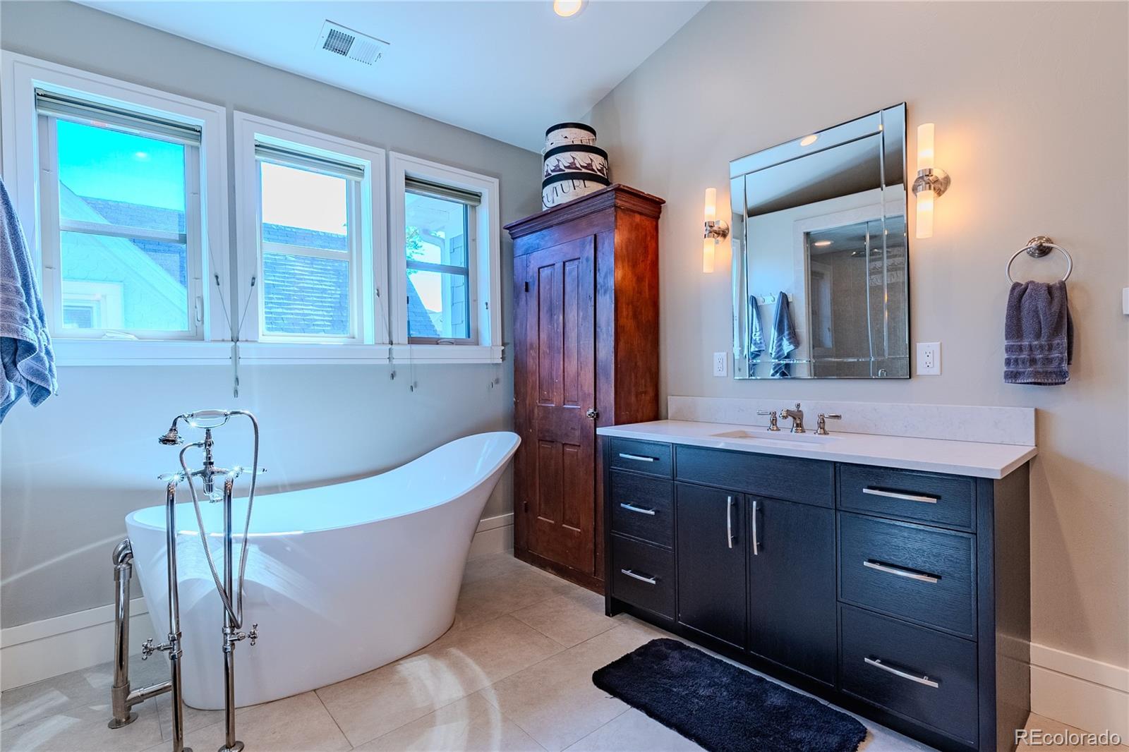 MLS Image #23 for 1745 n emerson street,denver, Colorado