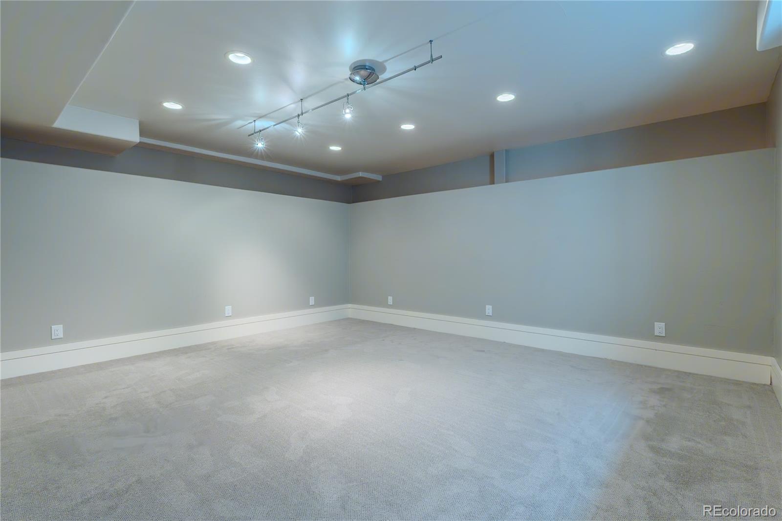MLS Image #32 for 1745 n emerson street,denver, Colorado