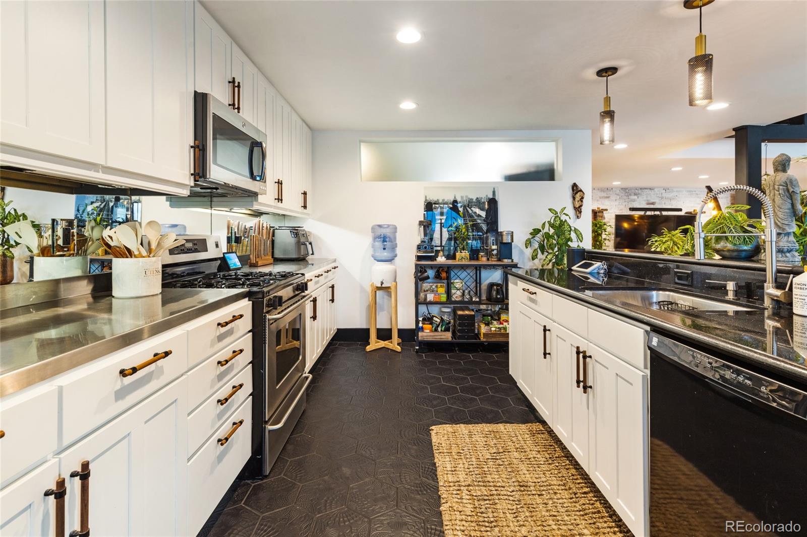 MLS Image #7 for 1203  24th street,denver, Colorado
