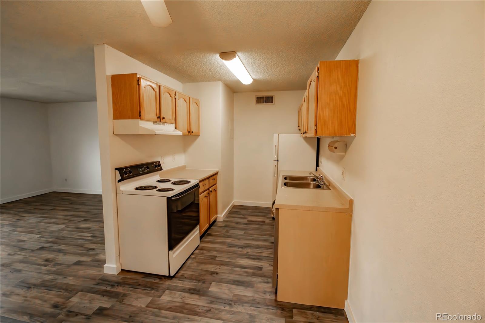 MLS Image #3 for 10211  ura lane 308,thornton, Colorado