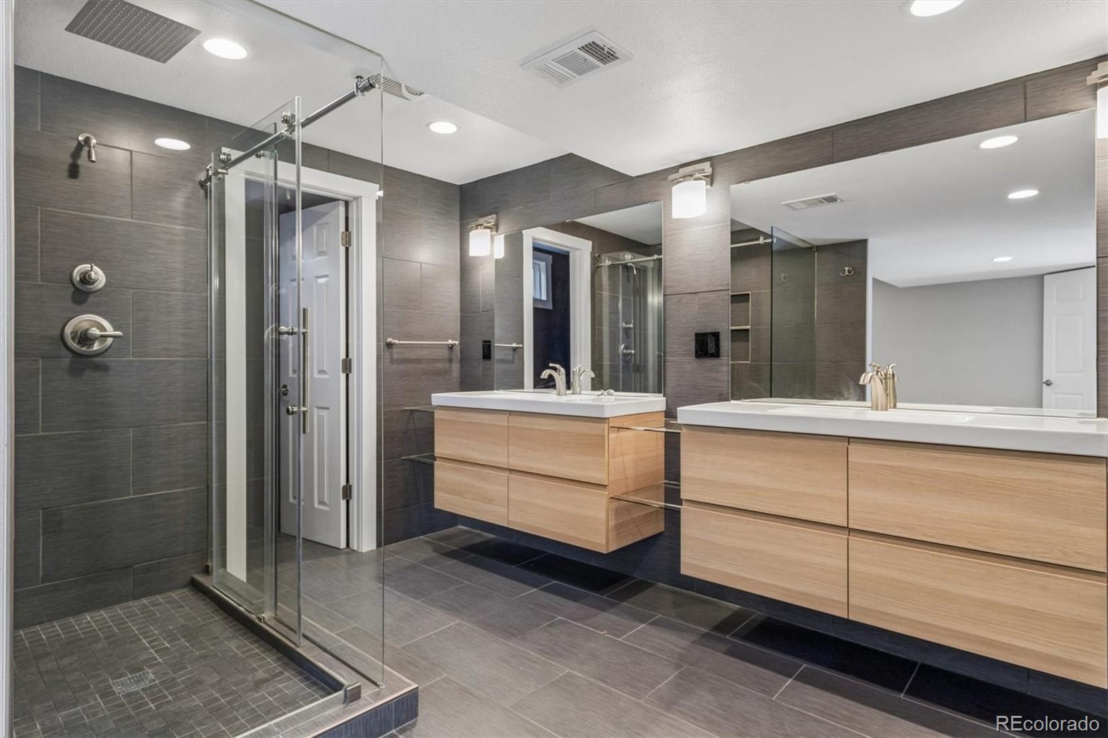 MLS Image #14 for 6587 s helena street,centennial, Colorado