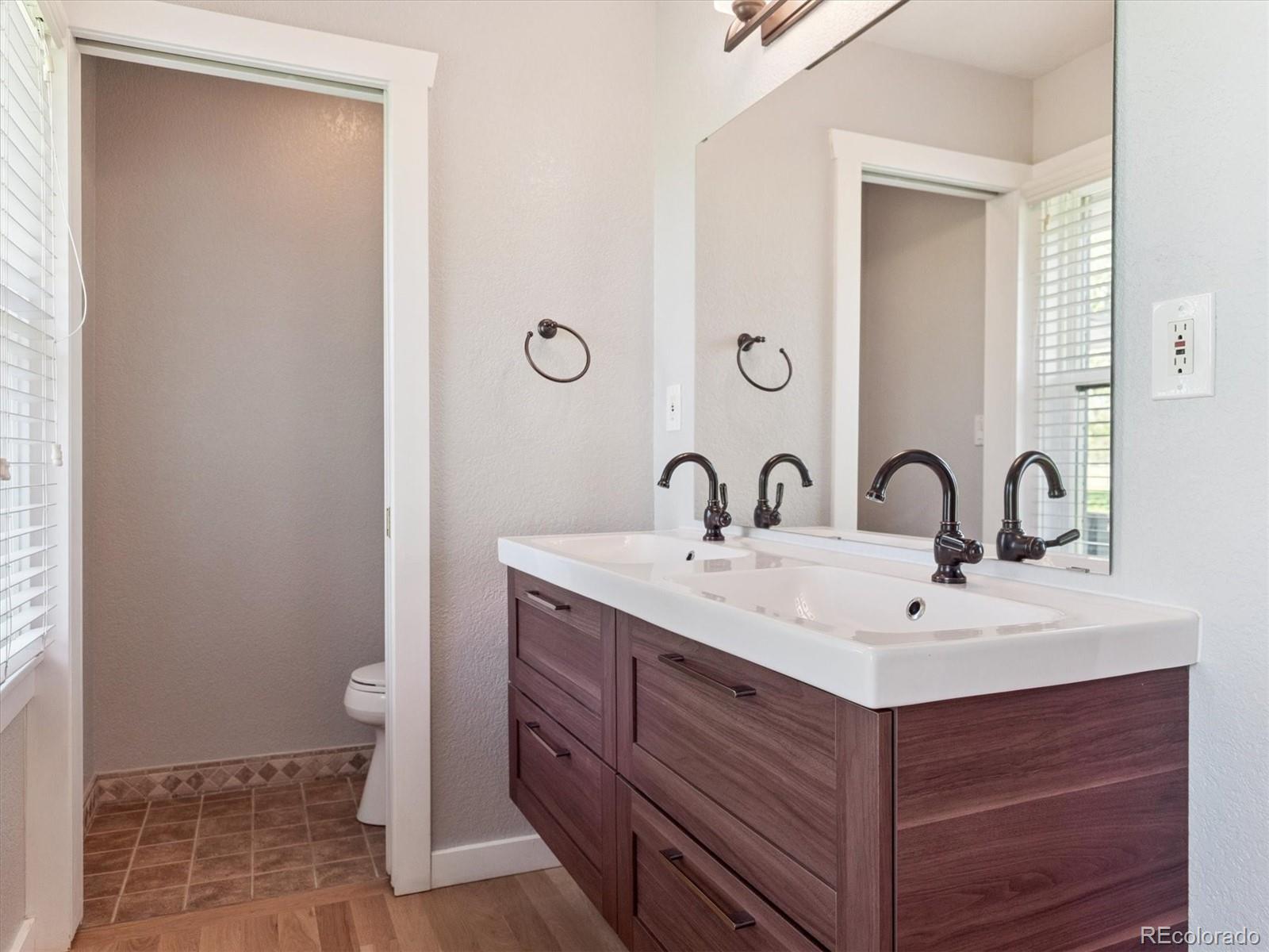 MLS Image #17 for 6587 s helena street,centennial, Colorado
