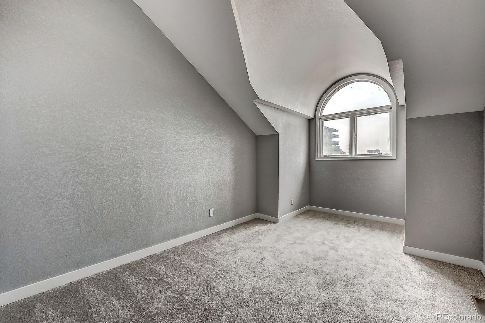 MLS Image #14 for 704 n pearl street,denver, Colorado
