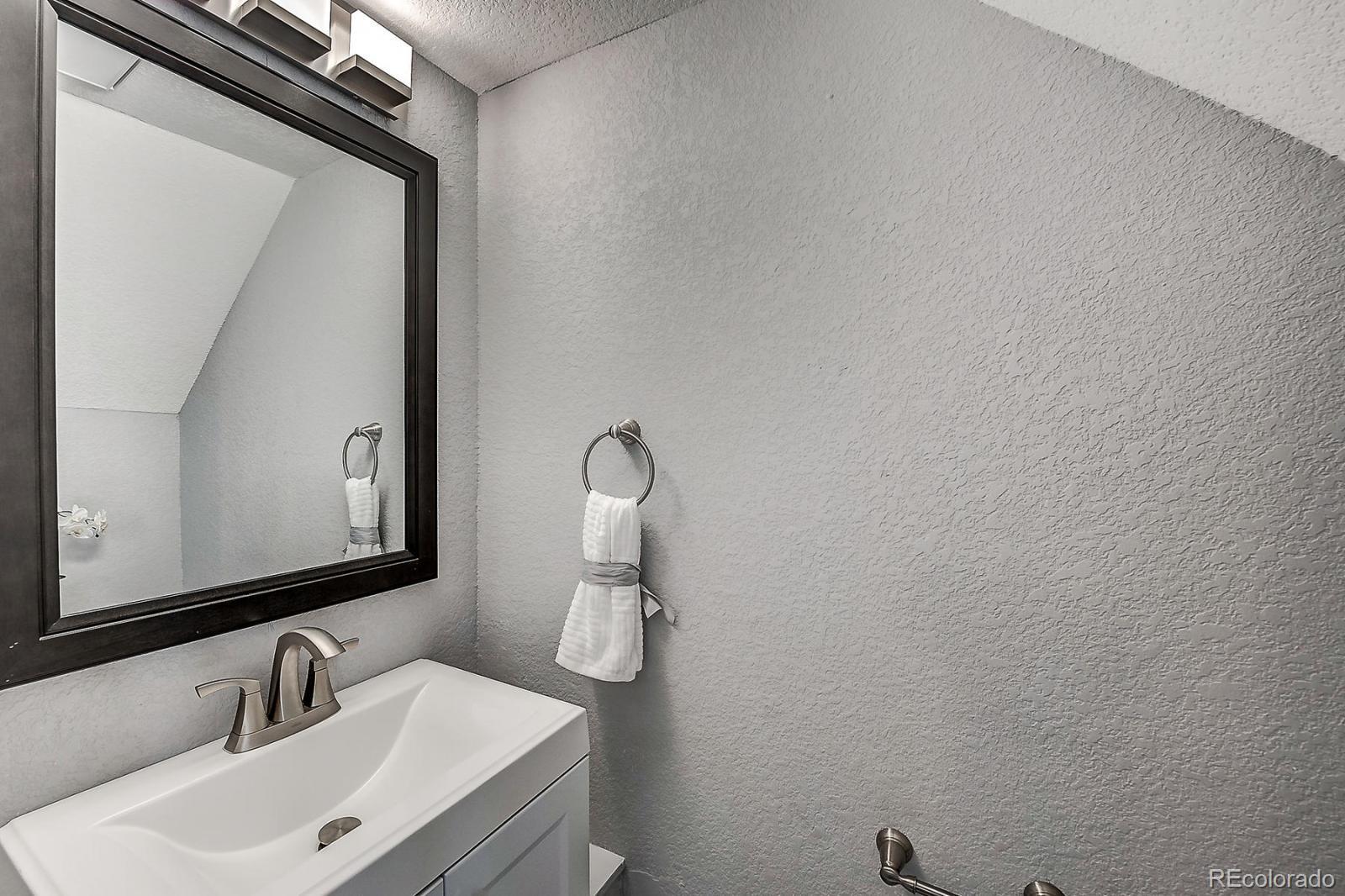 MLS Image #6 for 704 n pearl street,denver, Colorado