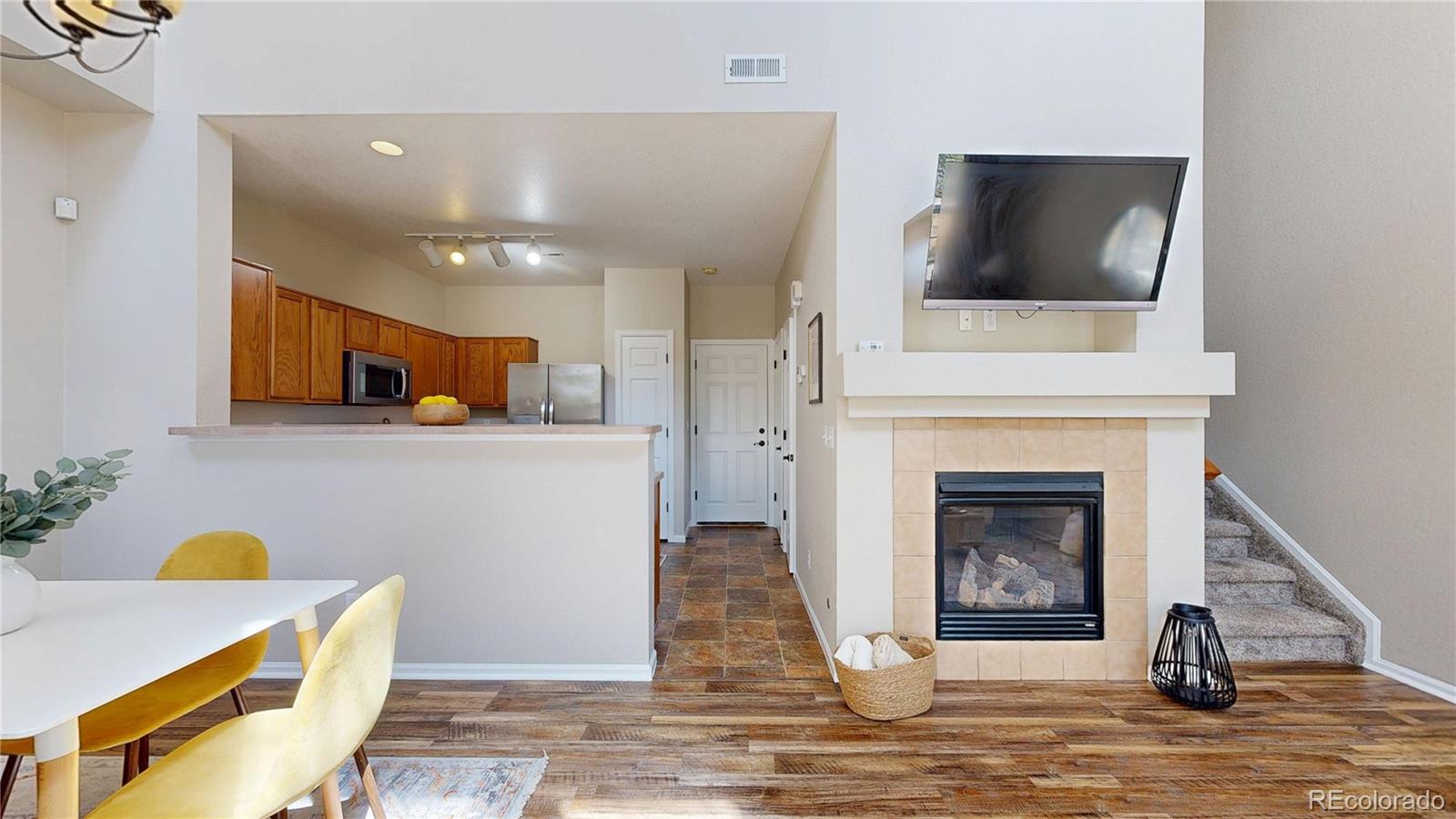 MLS Image #6 for 12734  jasmine street b,thornton, Colorado