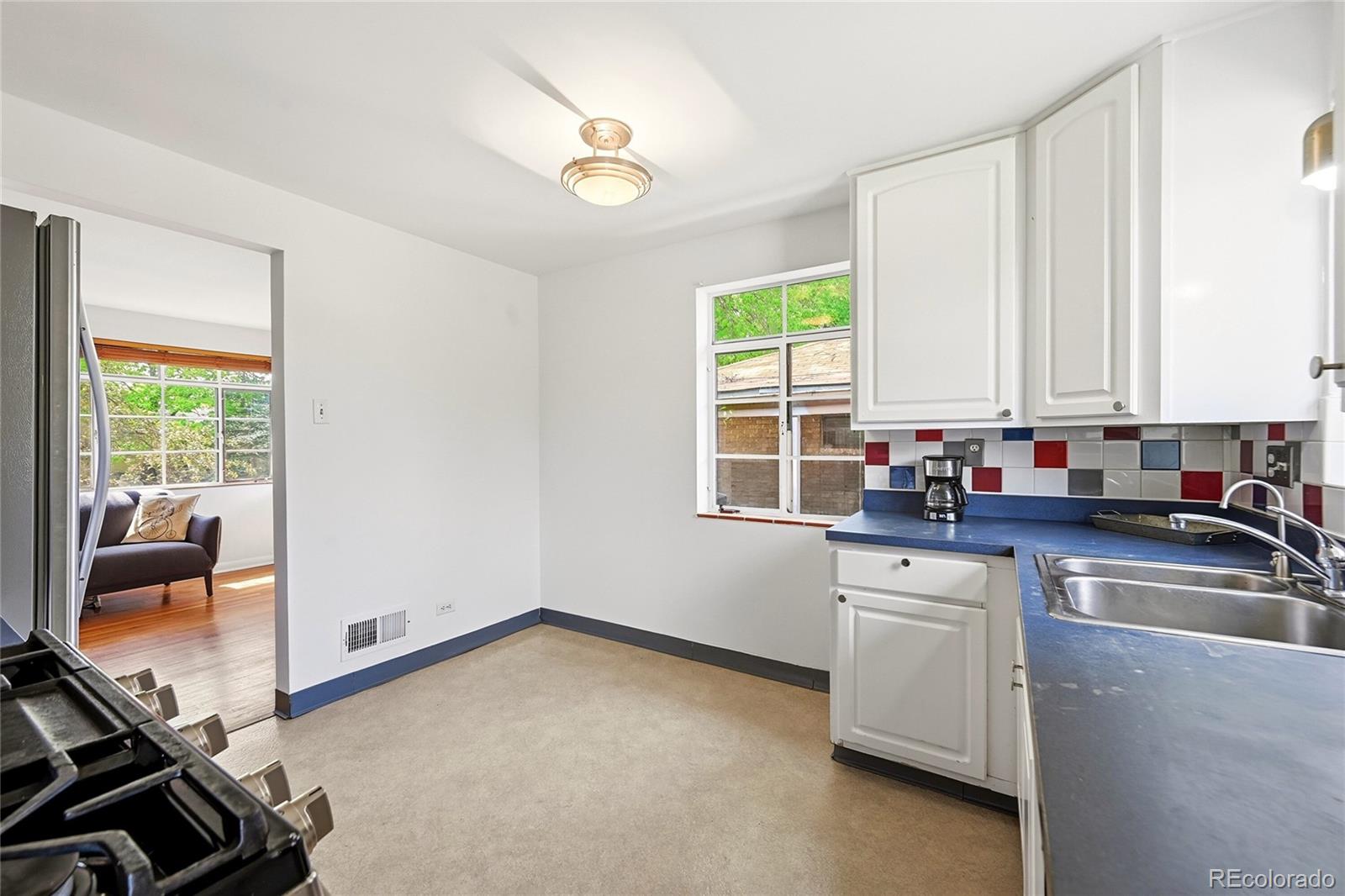 MLS Image #15 for 332 s leyden street,denver, Colorado