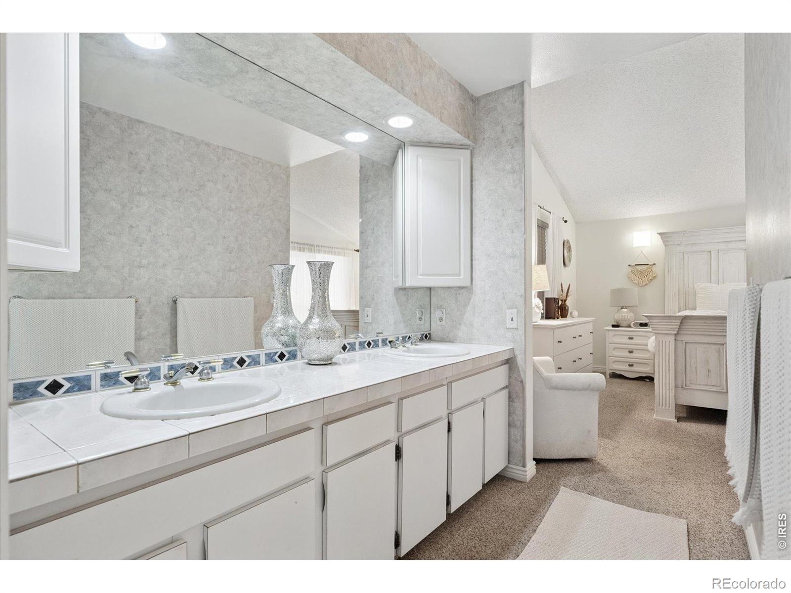 MLS Image #16 for 2276 s dayton street,denver, Colorado