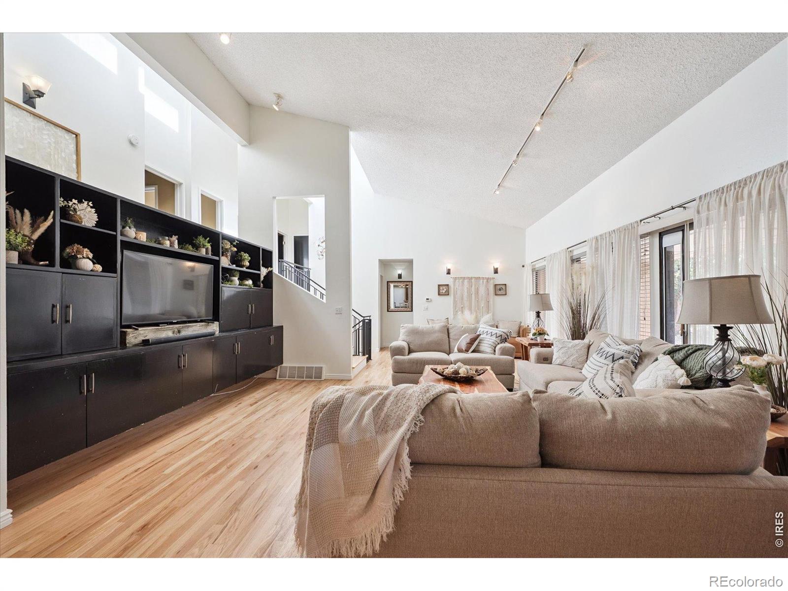 MLS Image #6 for 2276 s dayton street,denver, Colorado