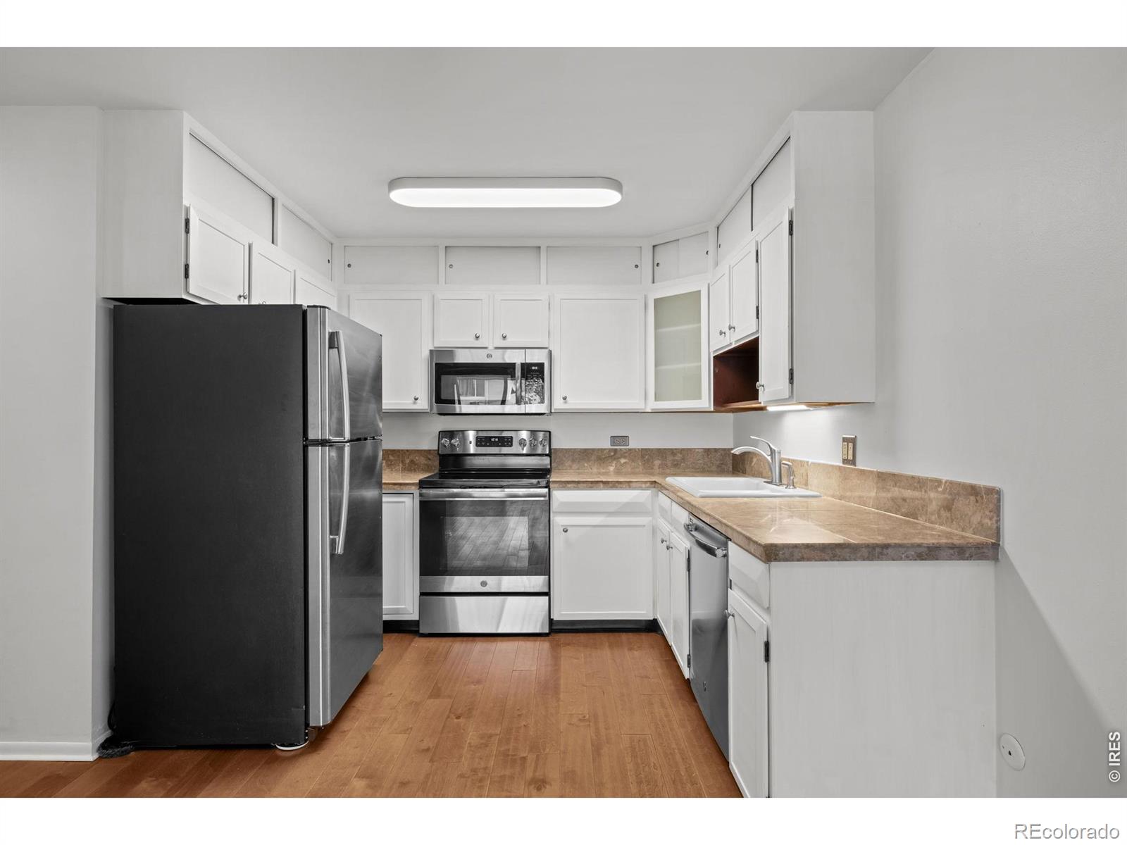 MLS Image #10 for 695 s alton way,denver, Colorado