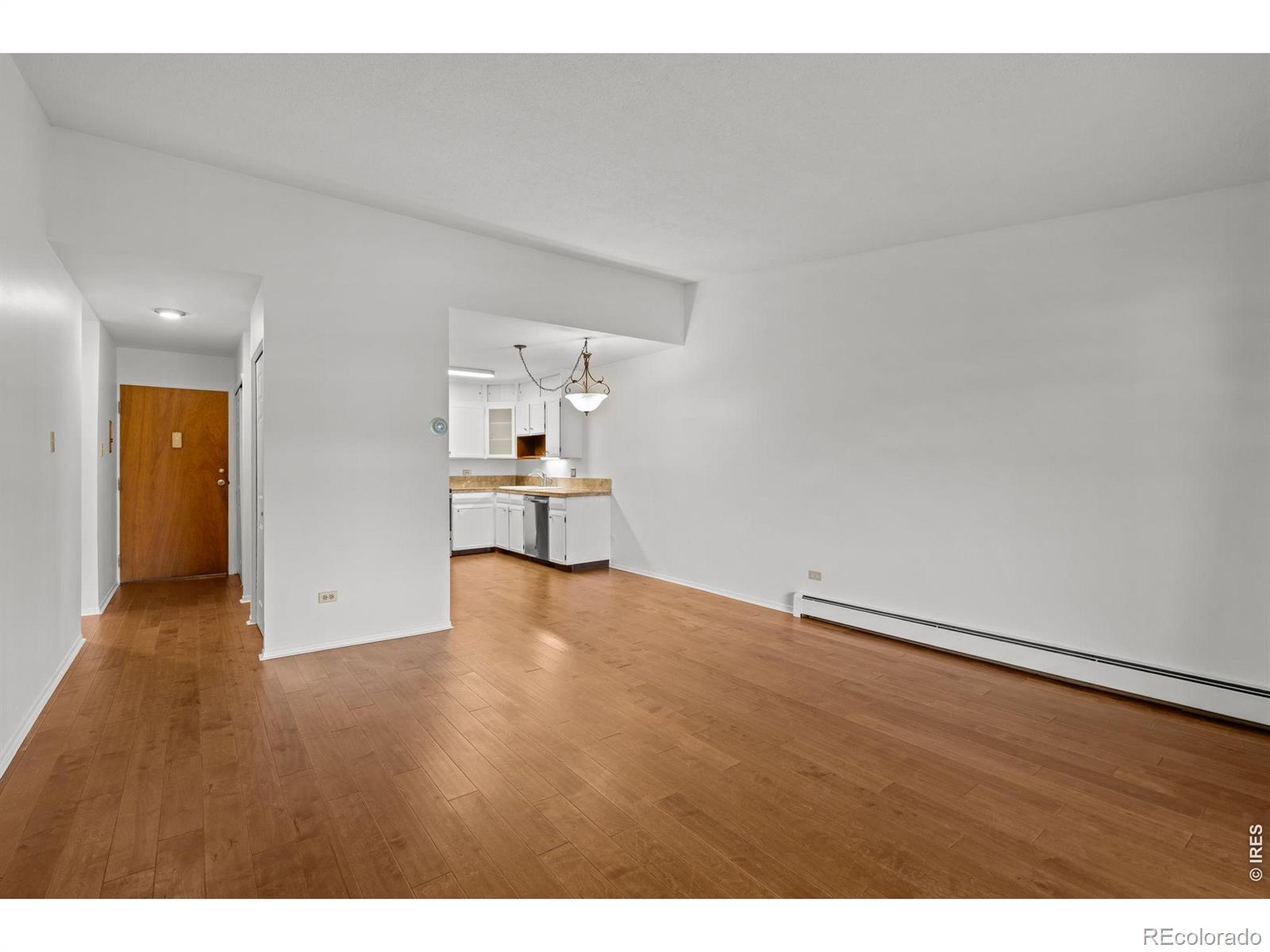 MLS Image #6 for 695 s alton way,denver, Colorado