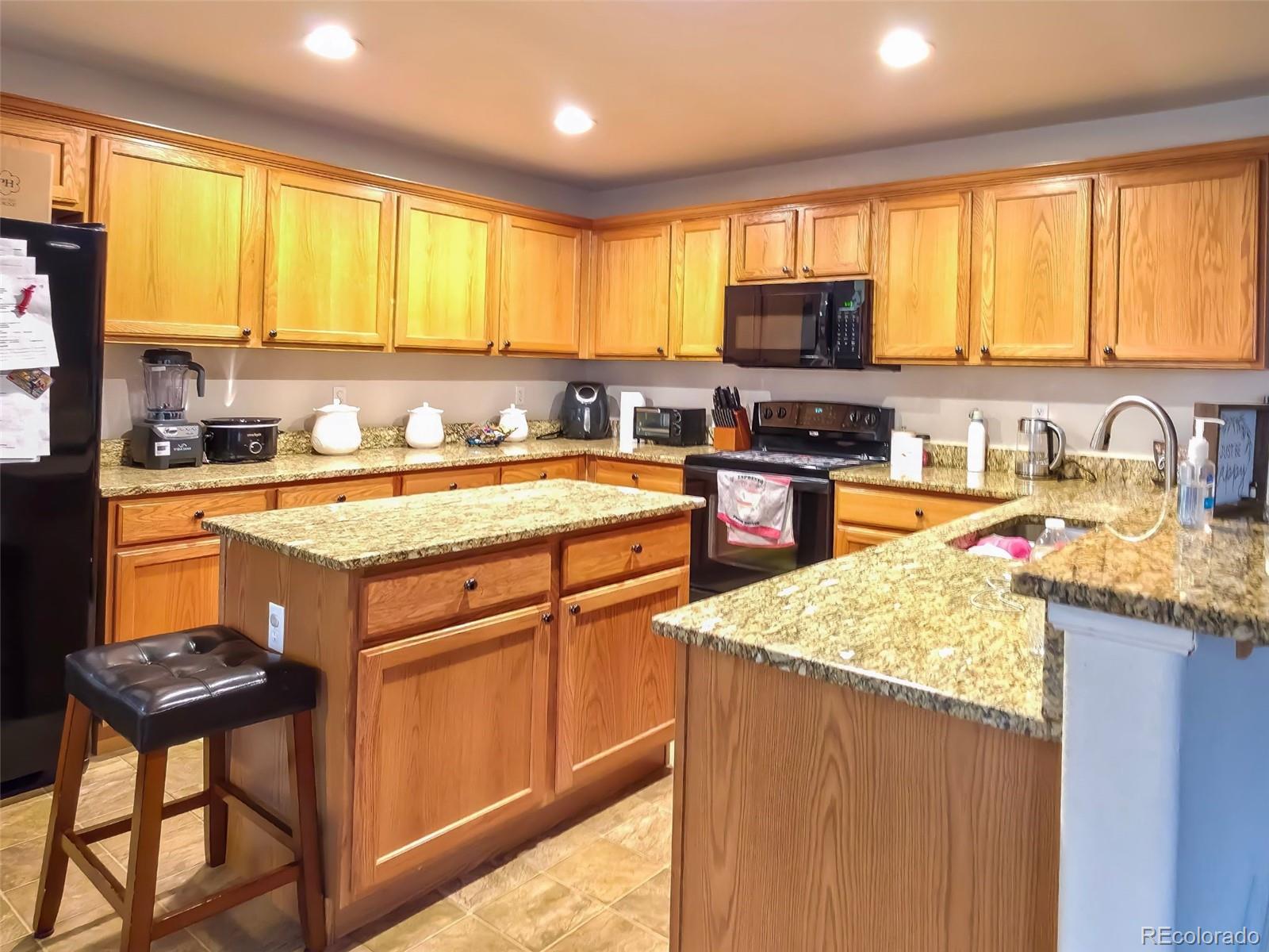 MLS Image #11 for 5560  lewiston street,denver, Colorado