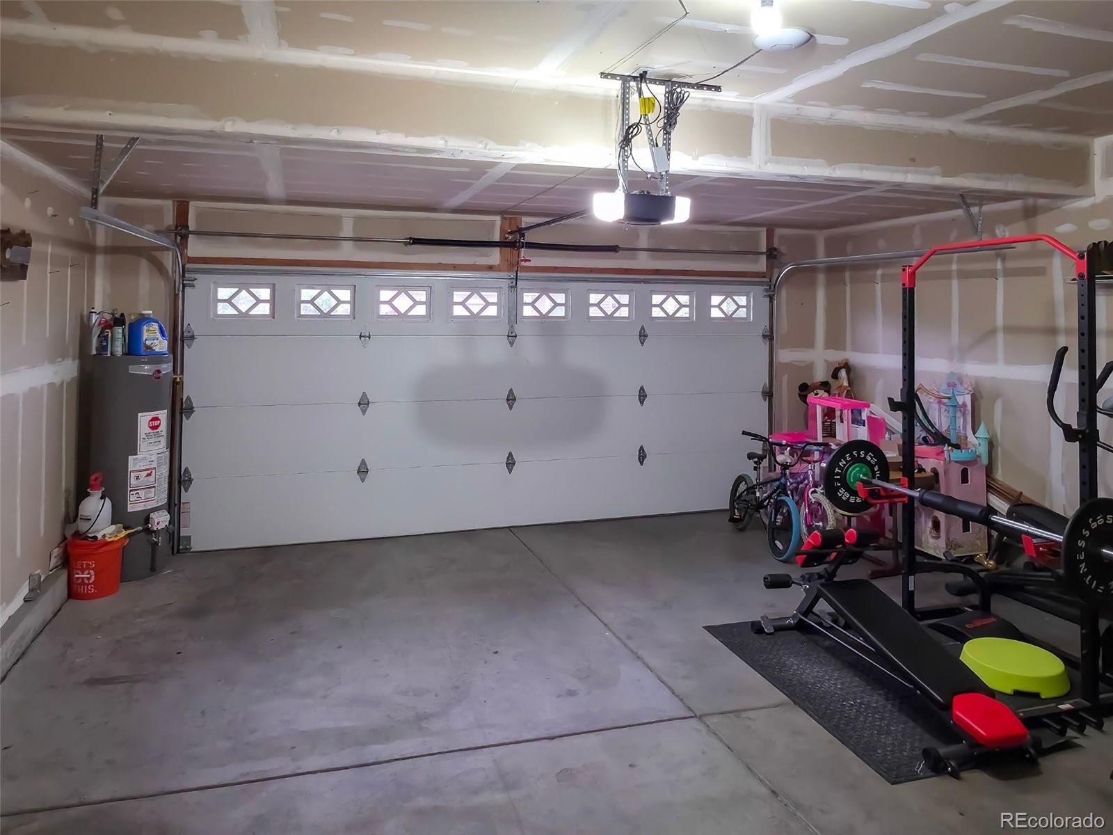 MLS Image #12 for 5560  lewiston street,denver, Colorado